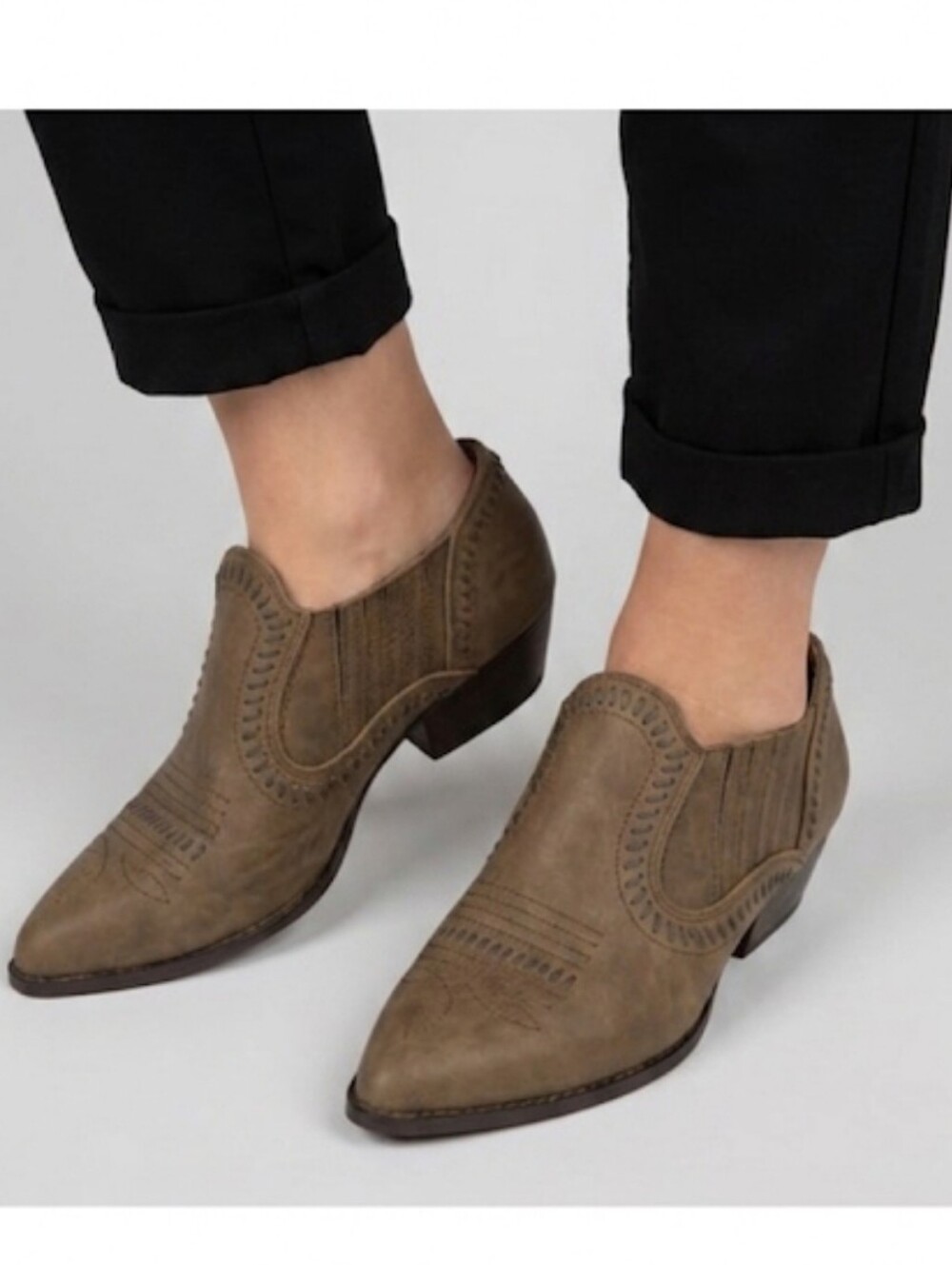 Julia Western Brown Leather Pointed Toe Cowboy Ankle Low Heel Boots Size 7.5